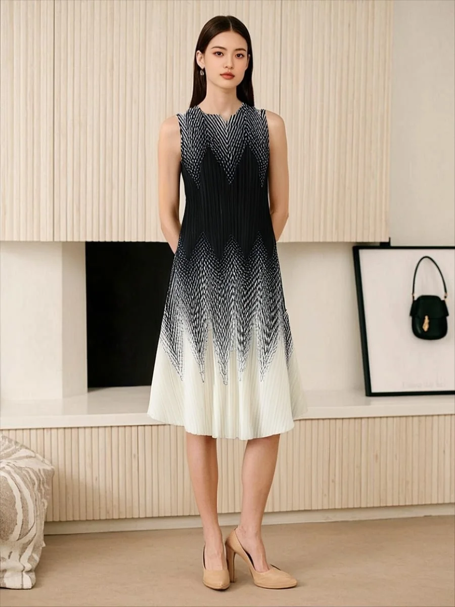 

Miyake Pleated Sleeveless Dress 2025 Spring and Summer New Trend Loose Print Round Neck Fashionable Pleated Skirt for Women