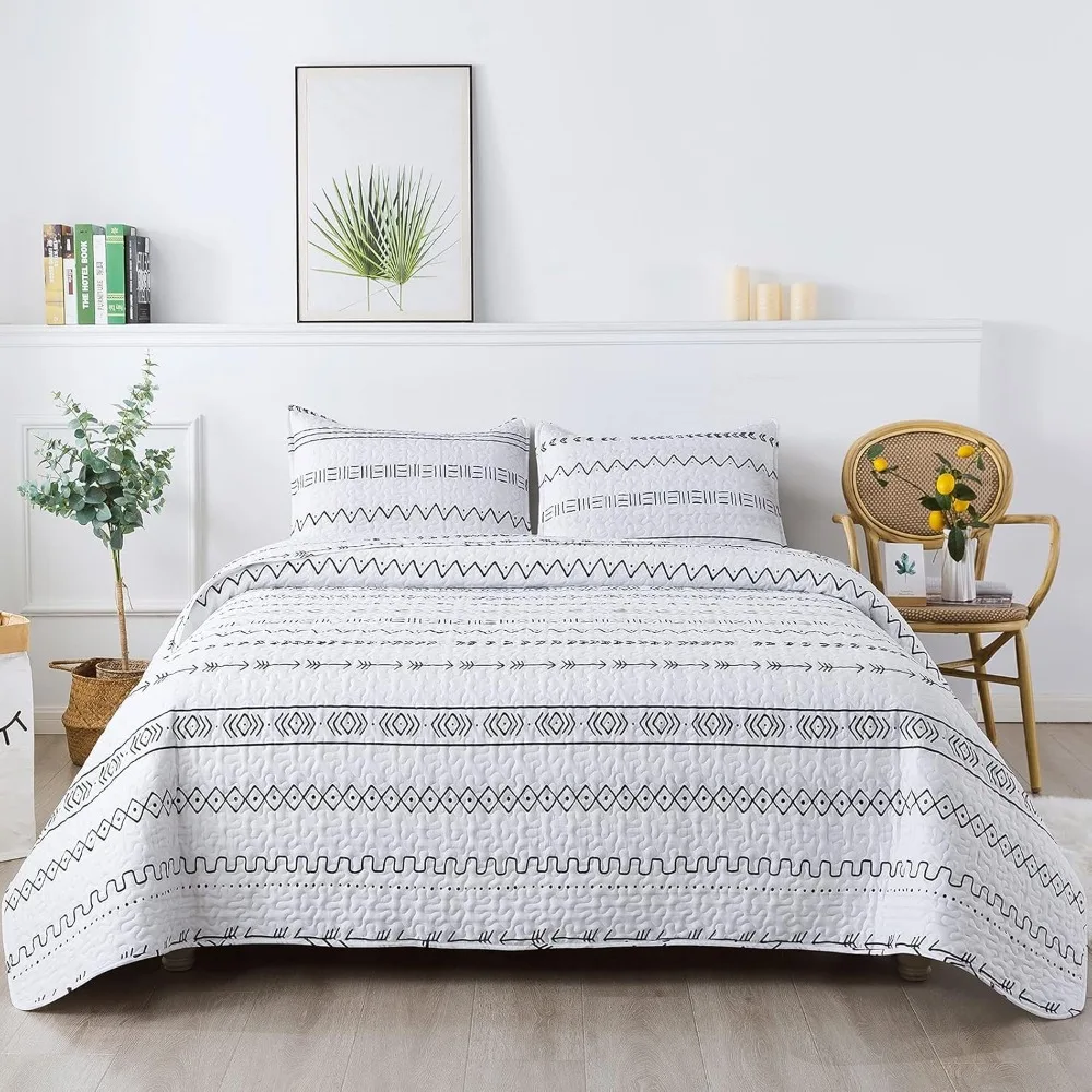 

White Quilt Set Oversized Super King (120x120 Inch), 3 Pieces(1 Striped Triangle Printed Quilt and 2 Pillowcases), Bohem
