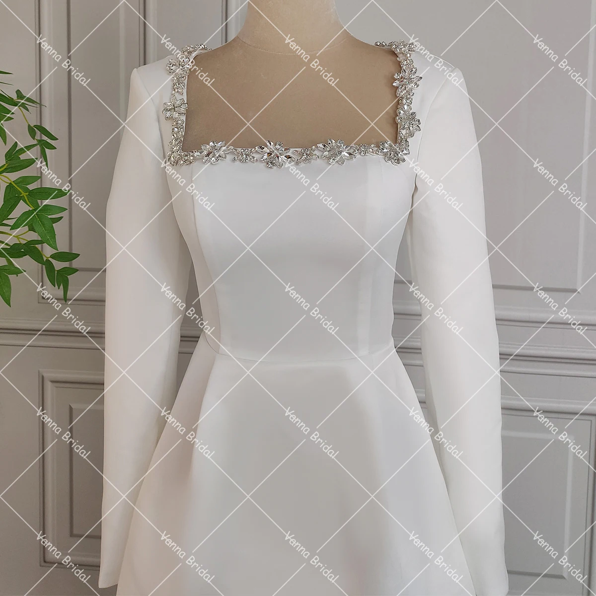 Personalizado strass embelezado pescoço quadrado mini vestidos de noiva totalmente forrado mangas compridas cetim espartilho desossa vestido de casamento