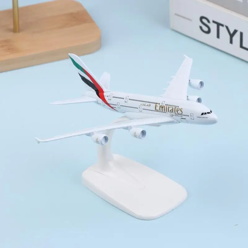 1 Zestaw Model Samolotu A380 14cm Metalowa Replika Stop Metalu Model Samolotu Symulacja Lotnictwa Dekoracja Samolotów