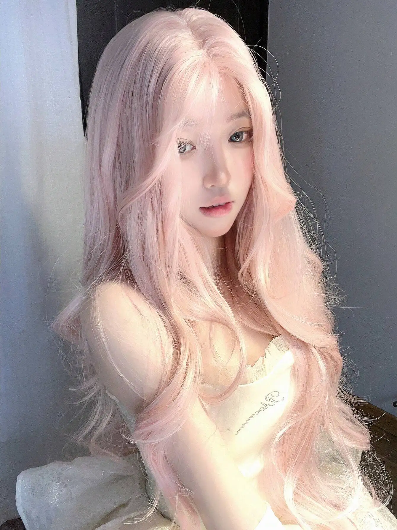 

Shaped Lace 4*1 ,Anterior Forehead Lace Long Wavy Wigs Hair, Center Split Wig,Anterior Forehead Pink Lace- 30 Inch S