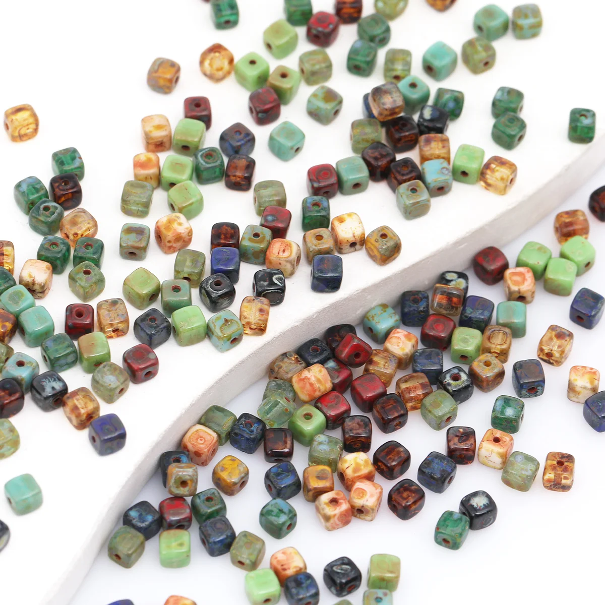 About 25pcs Random Color Vintage Mottled Cube Glass Beads, 4.5mm Antique Stone Textured Mini Square Loose Spacer Beads
