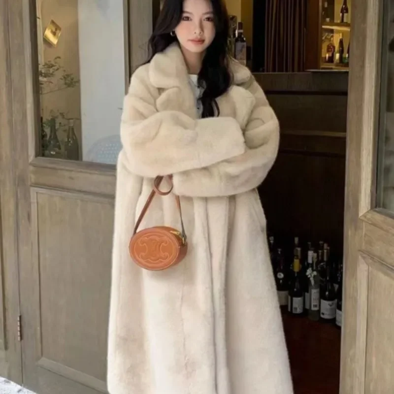 المرأة متوسطة طويلة Tstyle سميكة فو الفراء سترة الشتاء أوف وايت أفخم معطف التلابيب الدافئة جيوب عادية معطف النساء الملابس