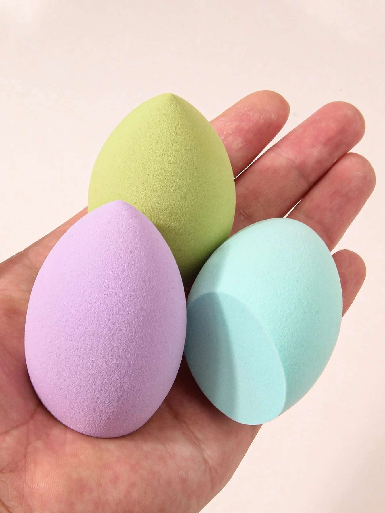Zestaw gąbek do makijażu z 3 sztukami do płynu, kremu i pudru, podkład w wielokolorowym kolorze