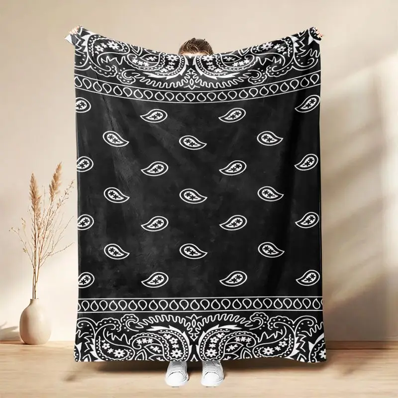 VIKAMA Black White Paisley Bandana Flannel Throw Blanket Classic Vintage Floral Print Soft Warm Sofa Bedroom Home Decor