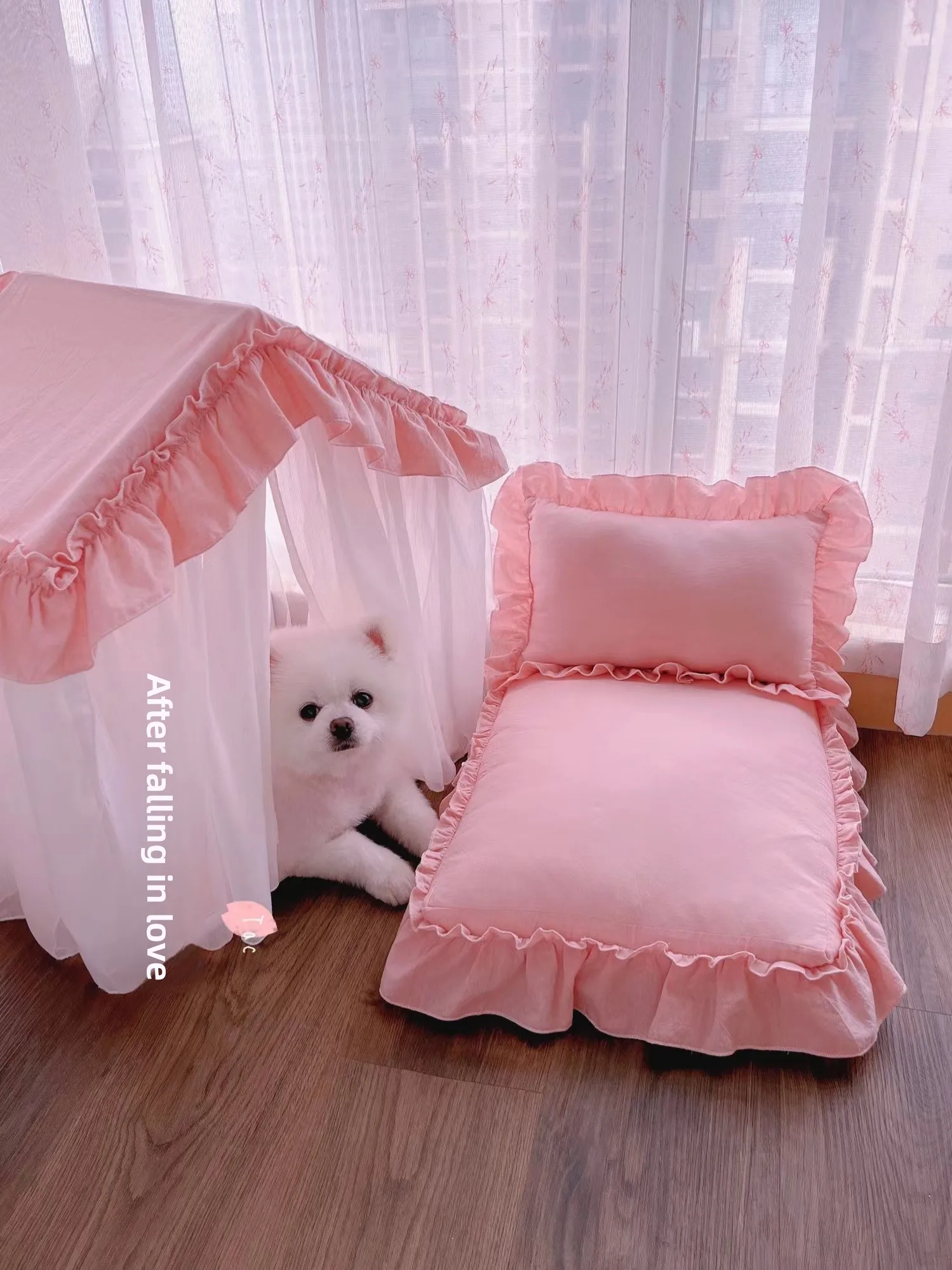 

Princess Style Pet House Tent Dog Bed Bed Warm Cozy Detachable Washable Small Dog Bed Four Seasons Universal Cute Design