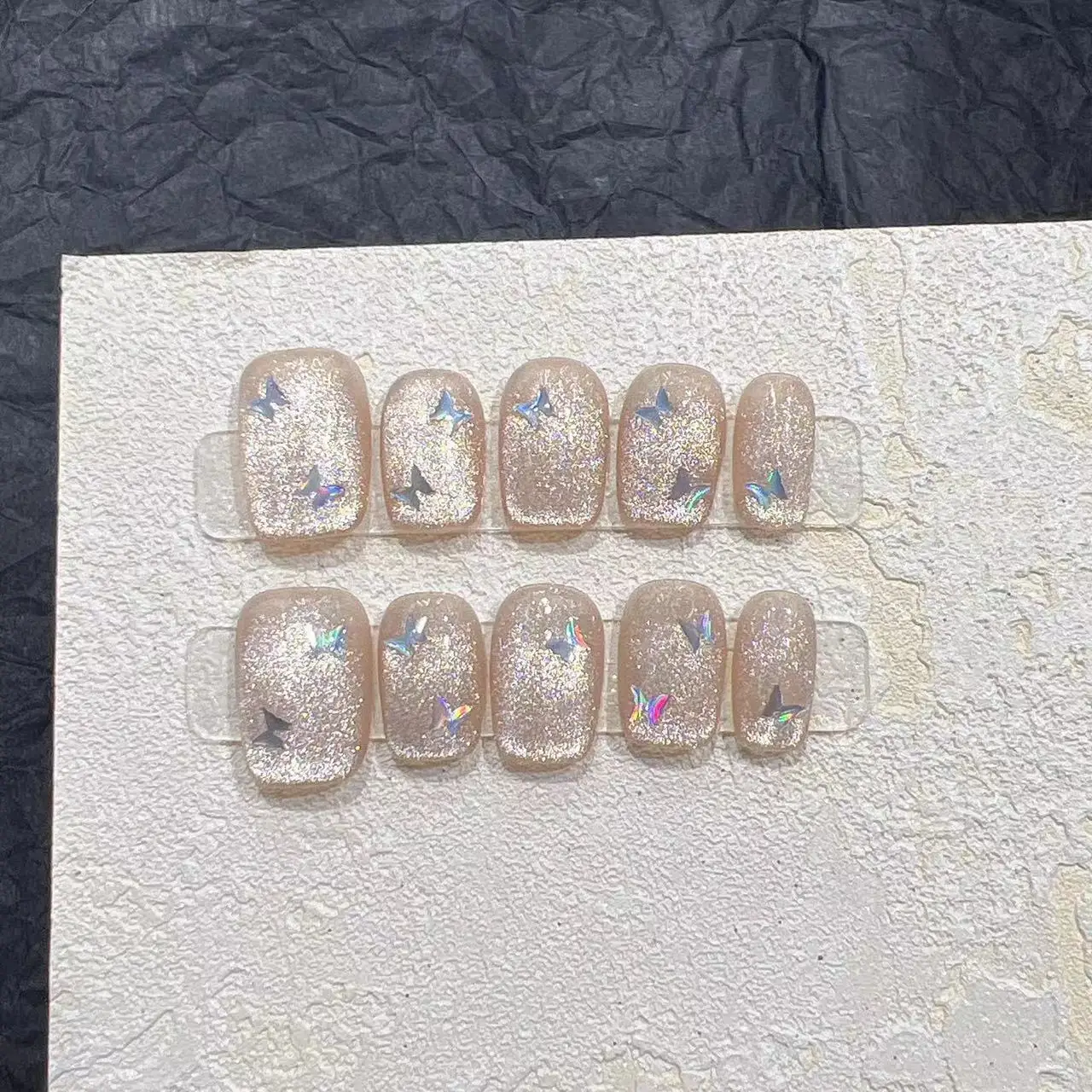 10Pcs Glitter Handmade Press On Nails Short Round Head Fake Nails Full Cover Cat Eye Cute Design Manicure Wearable Nail Tips Art