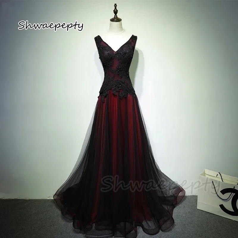 Dark Red And Black Gothic Wedding Dresses V-Neck Lace Appliques Beading Classic Tulle Bride Gown Customized Plus Size Vestido