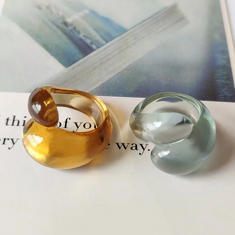 Fashion Clear Serpentine Crystal Drip Ring for Women Interleaved Shaped Index Finger Acrylic Resin Ring R06