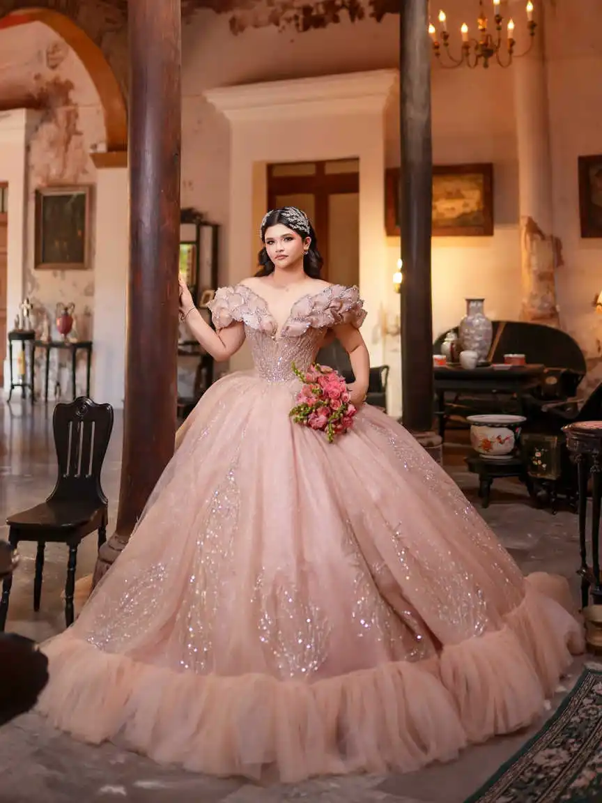 Gorgeous Quinceanera Dresses Off The Shoulder Lace Beading Crystal Backless Tiered Tull Party Birthday Customized Robe de mariée