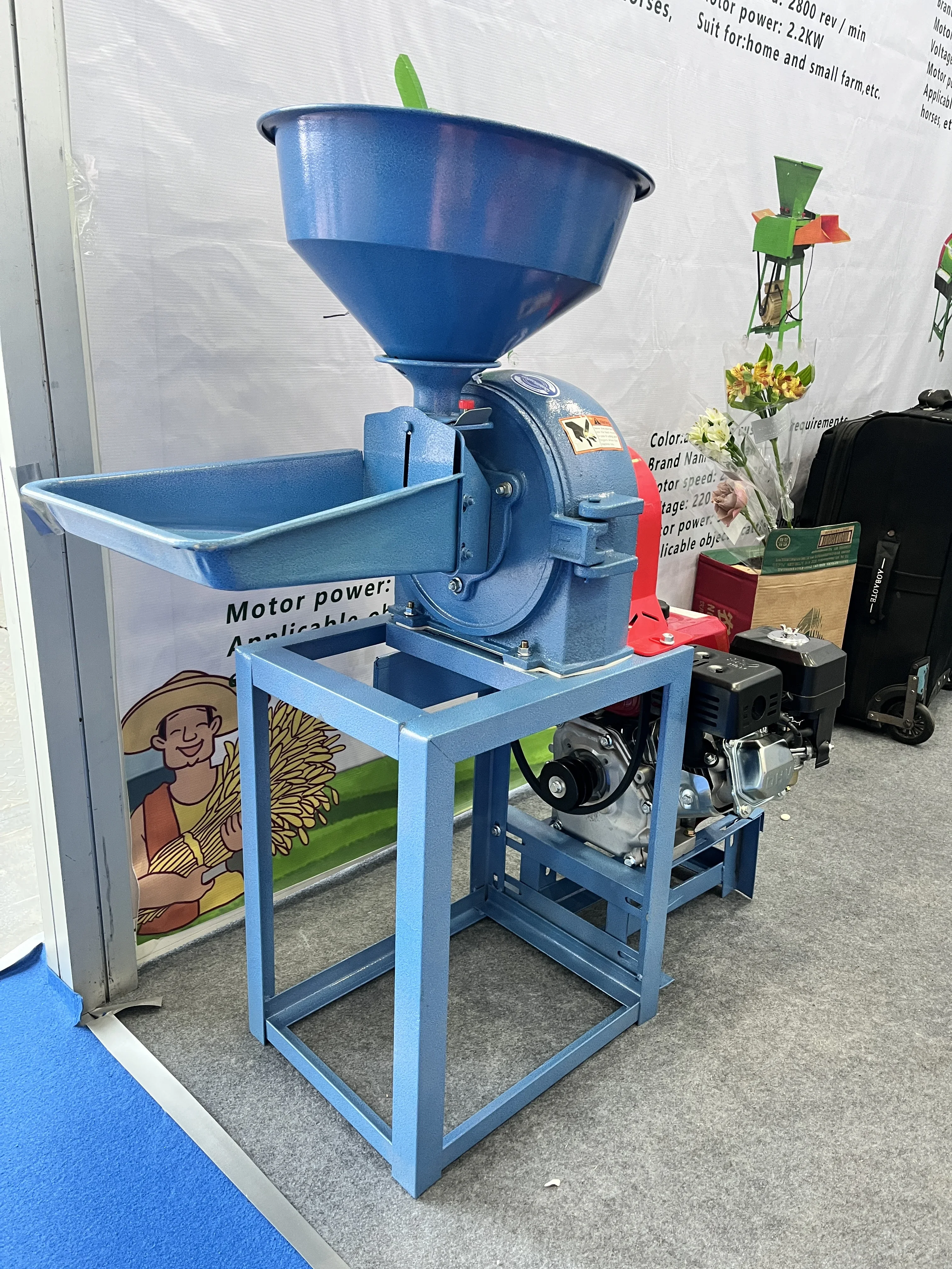 Wheat, corn, beans, dried fish and other  grain grinders, coffee machines and grinders with fuel engines