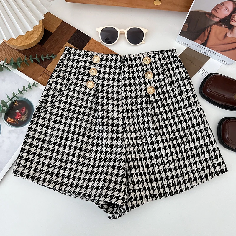 New High Waist Tweed Shorts Women Casual Loose Ladies Fashion Winter Autumn Slim Button Shorts All-match