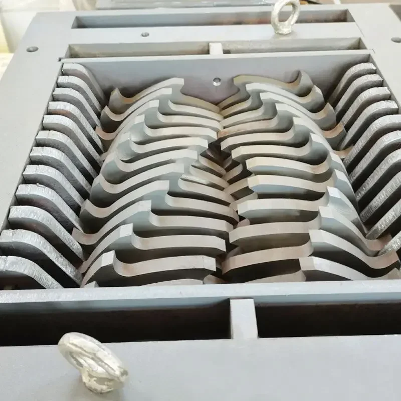 DB500 maszyna do rozdrabniania z podwójnym silnikiem złom metalowa płyta aluminiowa niszczarka do drewna plastikowa butelka, niszczarka do ubrań na odpady 7,5 kW