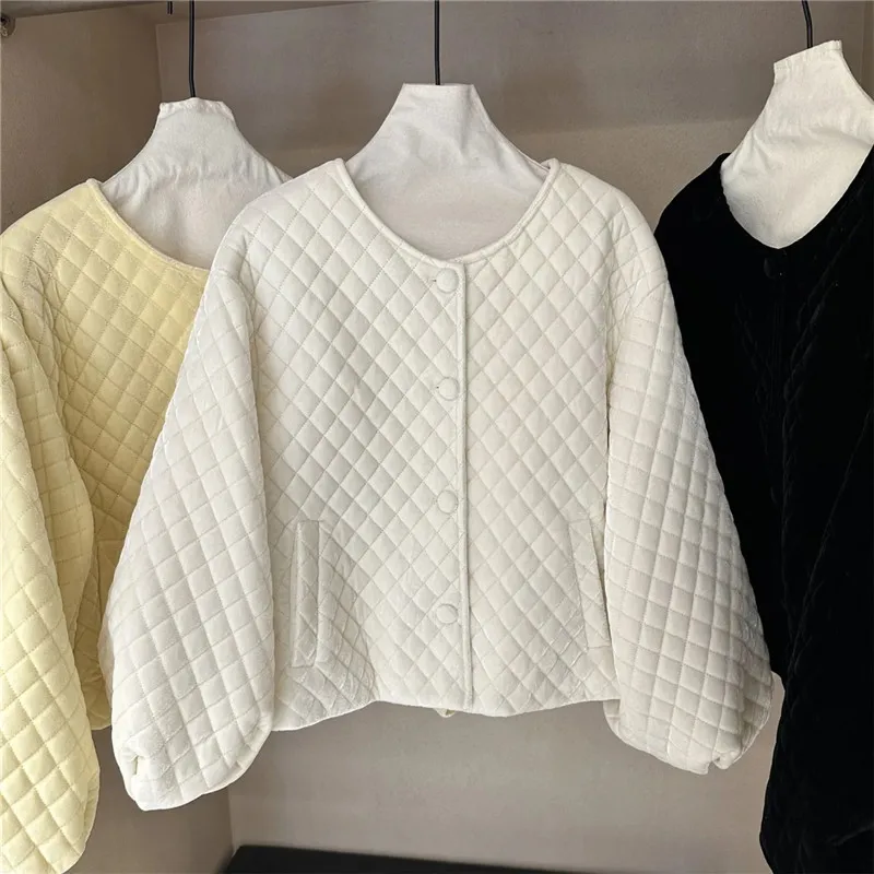 معطف قصير نسائي أصفر الجبن 2026 خريف شتاء جديد سترة نسائية فضفاضة لتقليل العمر ملابس كورية بسيطة مبطنة بالقطن