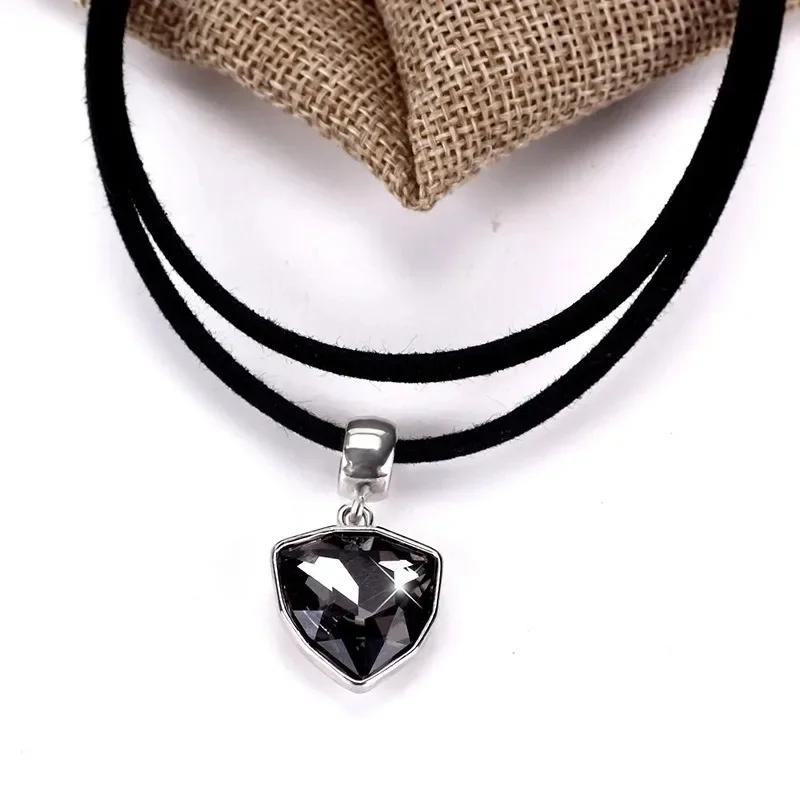 

Triangular crystal necklace neckline, retro neckline, women's collarbone necklace, student necklace and tie