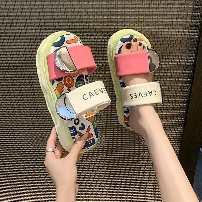 Summer New Platform Soled Ladies Shoes Cross Slippers Women\'s Wear Graffiti Beach Sandals Metal Buckle Slippers Women