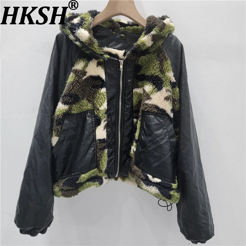 HKSH 2025 冬新作 レディース フード付き暖かいコート PUレザー パッチワーク 迷彩柄 プラッシュ ジップポケット ストリートウェア Y2K ジャケット HK14912