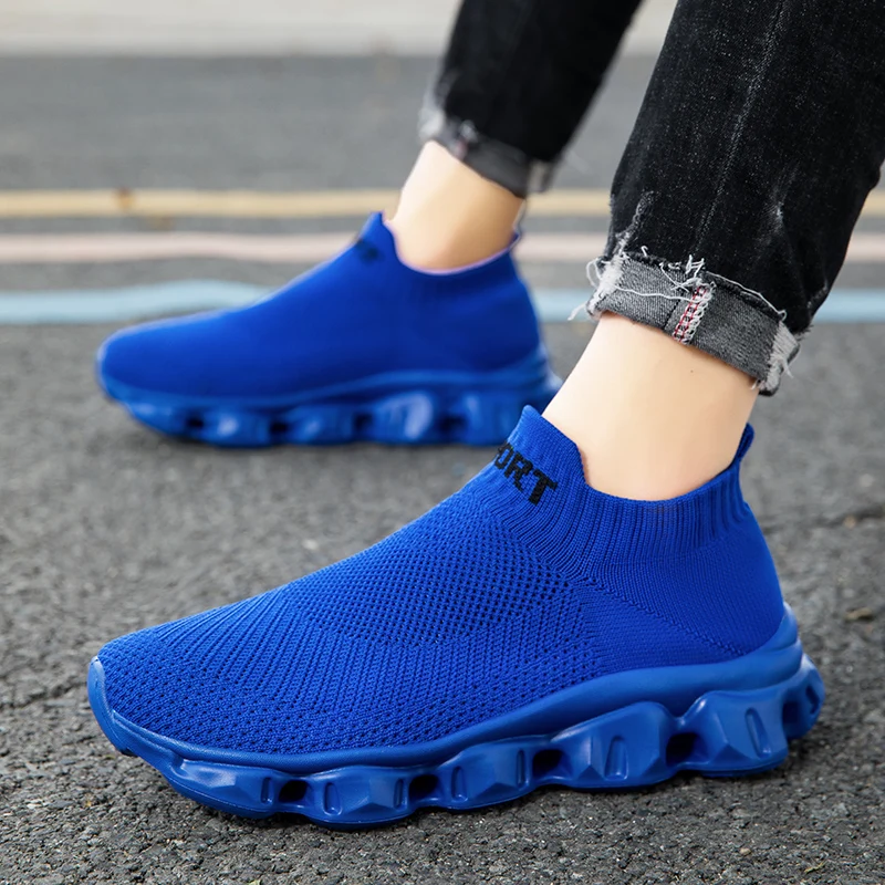 Calcetines deportivos a la moda para hombre y mujer, zapatillas deportivas de nuevo diseño, zapatillas para correr azules, zapatillas para caminar, zapatos informales sin cordones para correr para hombre