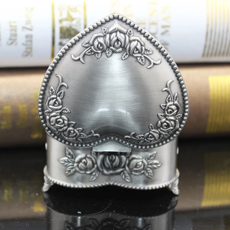 Vintage Heart Shape Metal Rose Jewelry Box Classic Ring Trinket Storage Organizer Chest Christmas Brithday Gift