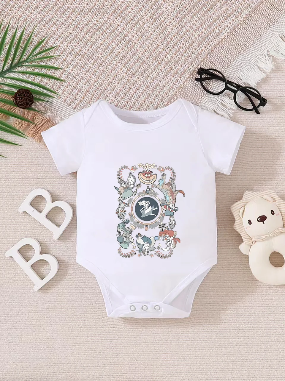 

【Officially Authorized】 Disney "Alice in Wonderland" Baby triangle onesie: Whimsical Character Frame Print