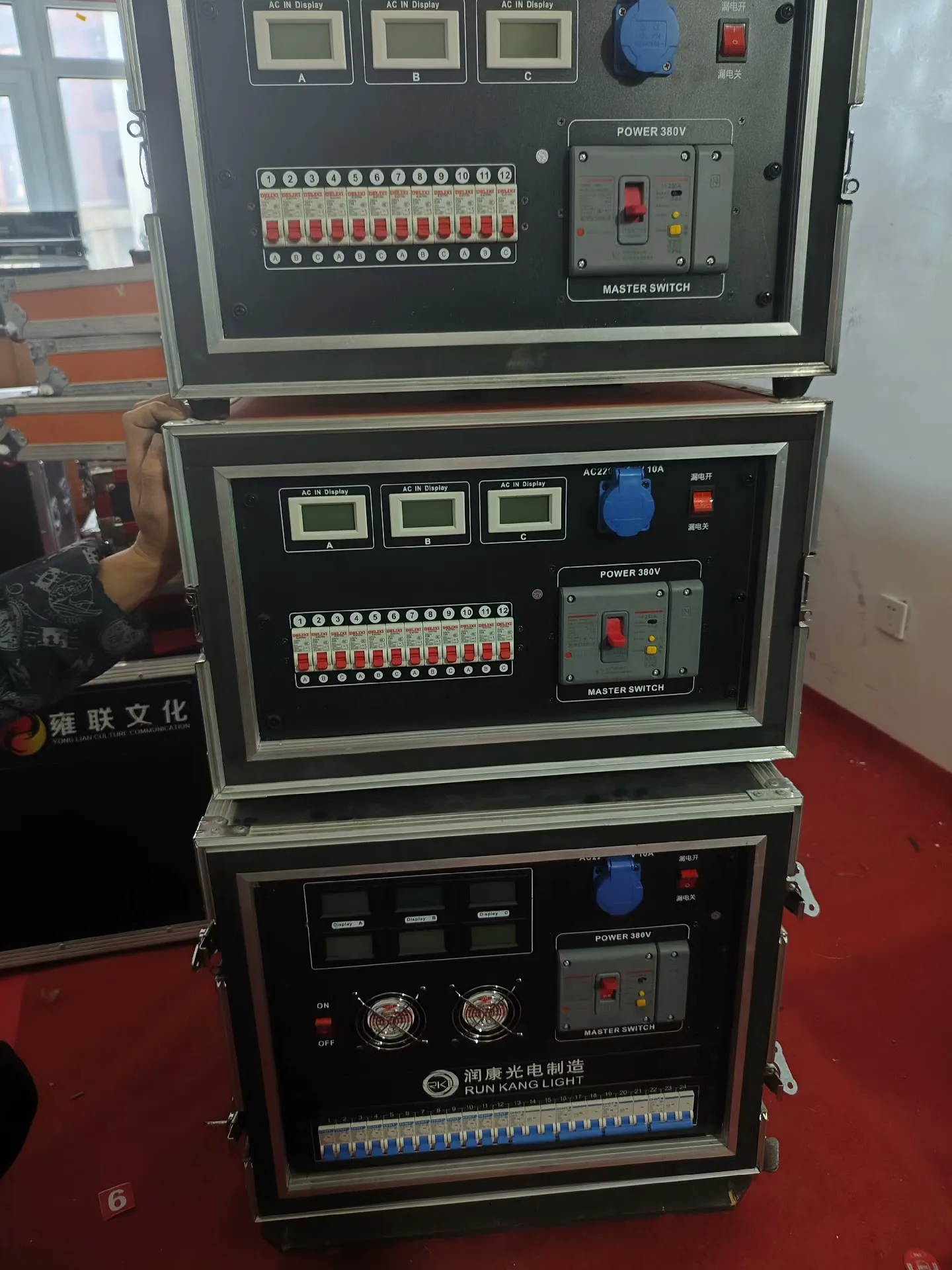12 Channels 12 Ways Stage Power Distribution Box with Waterproof Sockets Stage Power Distro Box Power Distro Equipment for Stage