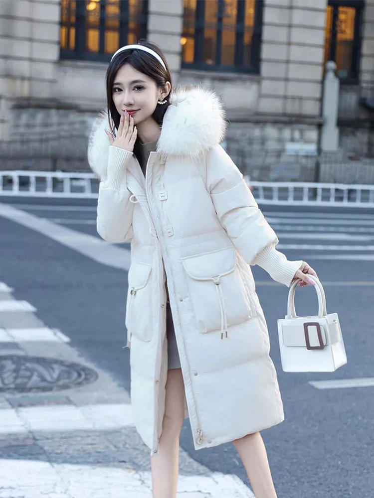 防水冬の女性のロングフグジャケット 2025 ビッグリアルアライグマの毛皮のフード付きアヒルダウンコート女性レインフェザーパーカー