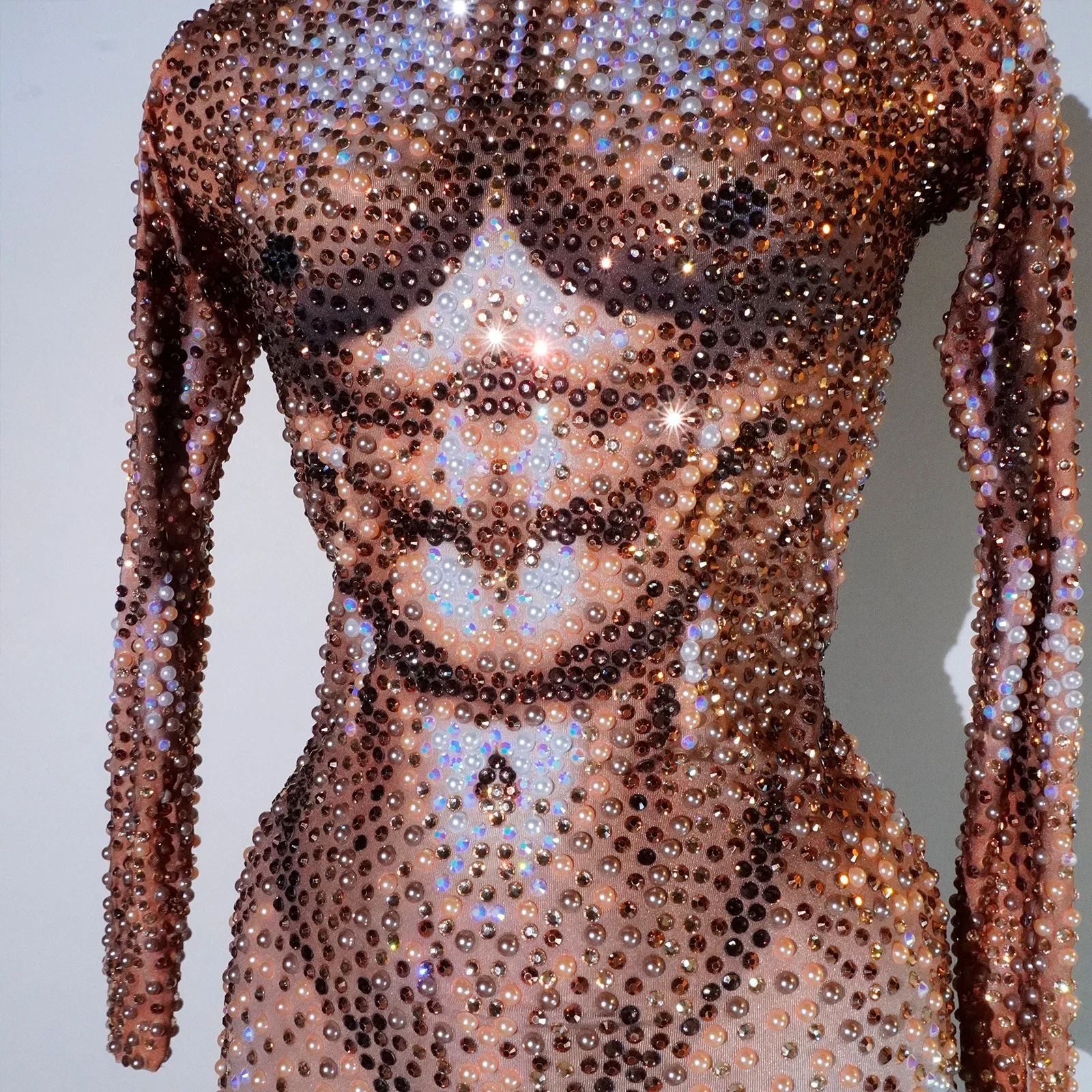 Seksowny kombinezon męski Pearl Nude Muscle men Rhinestones Stage show Birthday Dance Wear Stretch Outfit Celebrate Luxury Event outfit