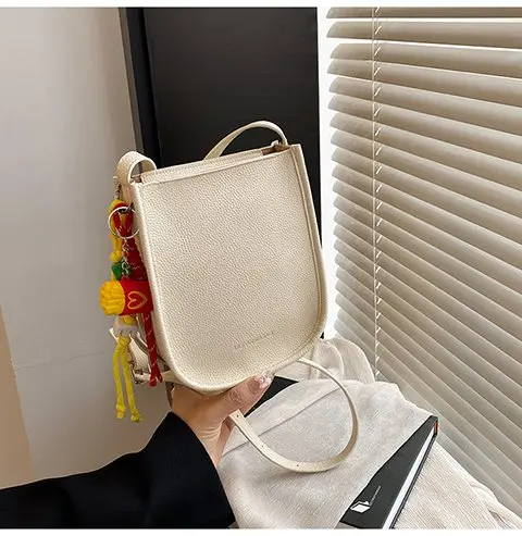 

Elegant Designer Messenger Bag for Women Premium Leather Crossbody Shoulder Purse Ladies Office Handbag