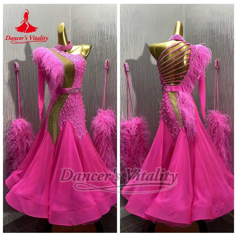 Abito da competizione con maniche unilaterali color rosa valzer viennese Personalizza l'abbigliamento in stile piuma di Vitality del ballerino Quickstep Foxtrot