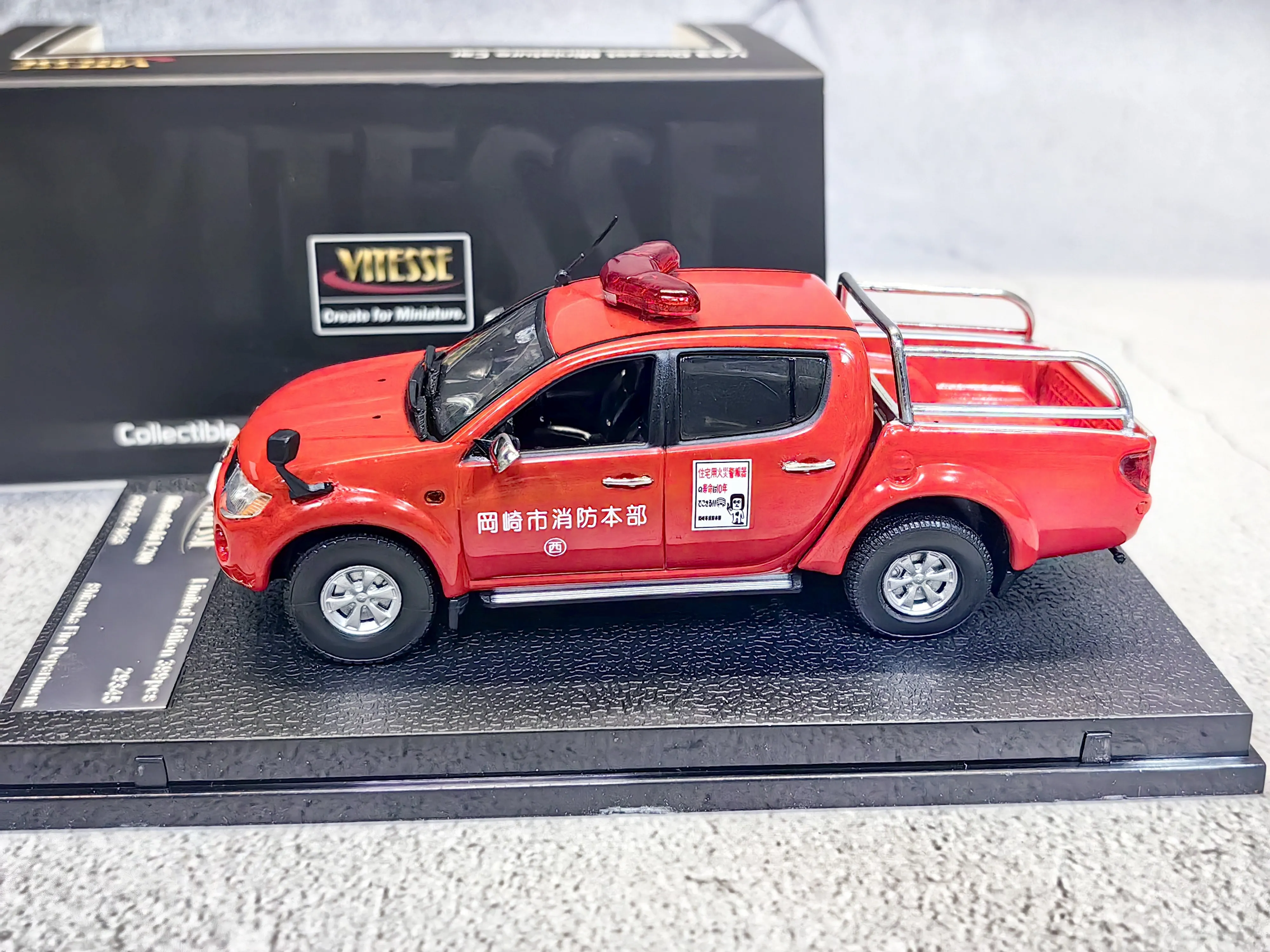 Diecast 1/43 Scale Sunstar Vicz Mitsubishi L200 Macau Fire Department Pickup Police Car Command Vehicle Alloy Car Model