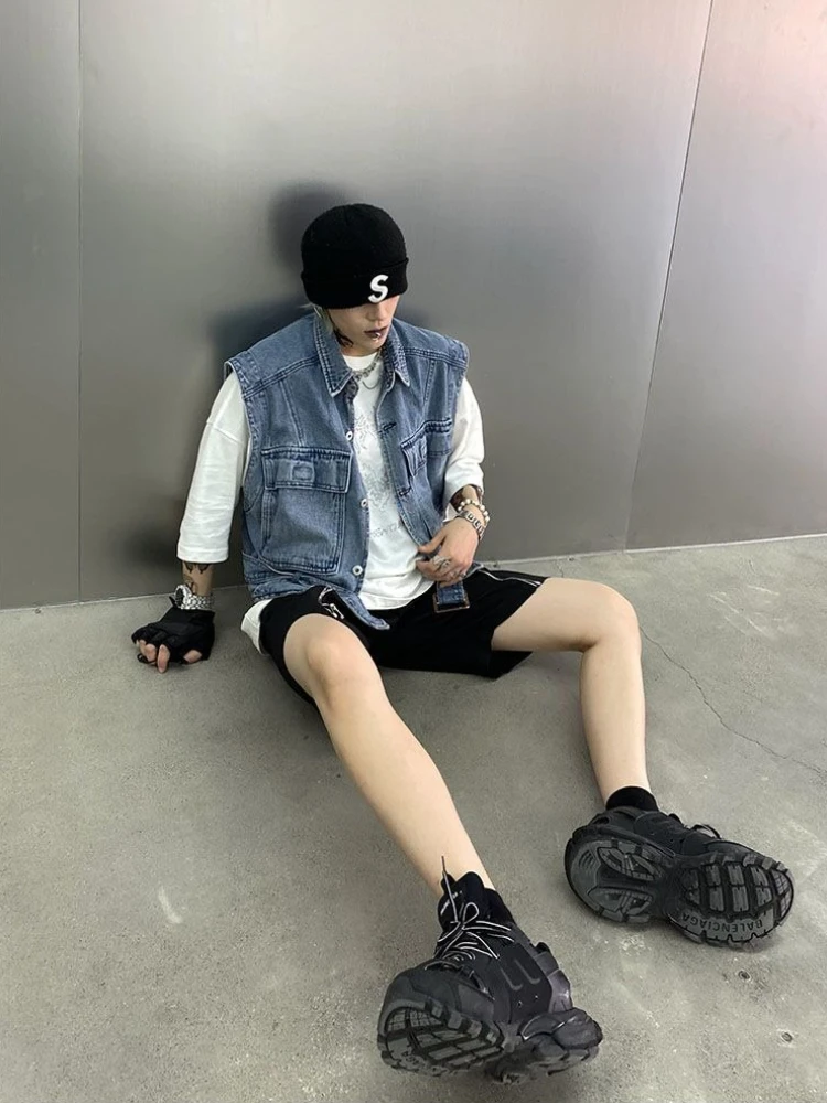 

Premium Washed Denim Vest Men Women Streetwear Distressed Cargo Jacket Outdoor Adventure Apparel