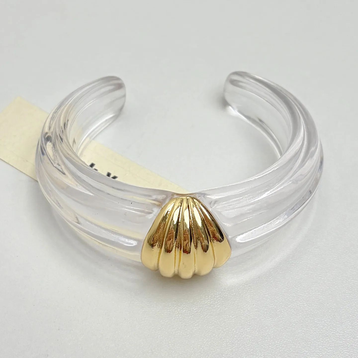 

Fashionable vintage design, transparent acrylic texture opening bracelet, light luxury, exaggerated gold bracelet