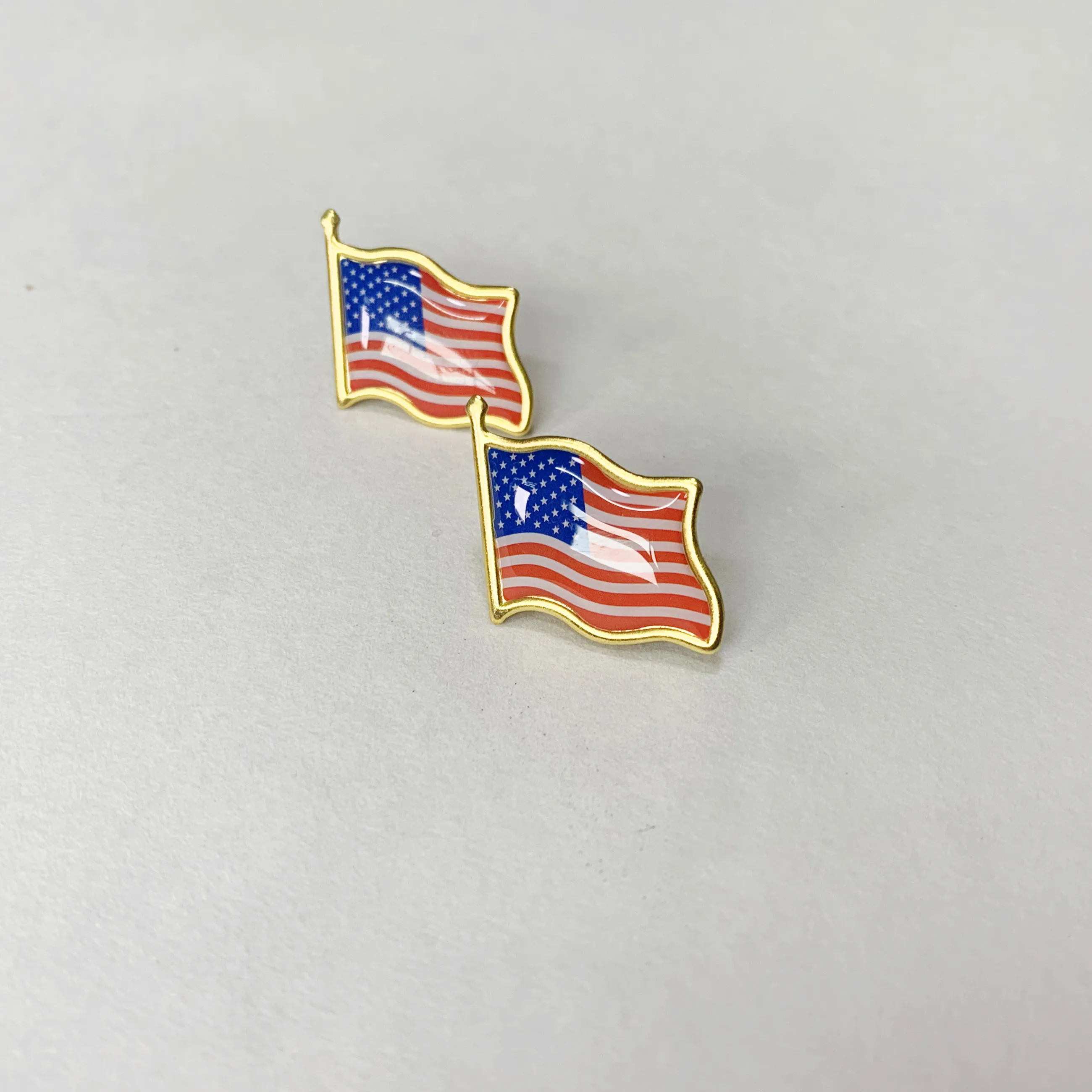 100 PCS American Flag Lapel Pins Bulk，Metal USA Flag Pin Patriotic Badge for Veterans, Events and Celebrations