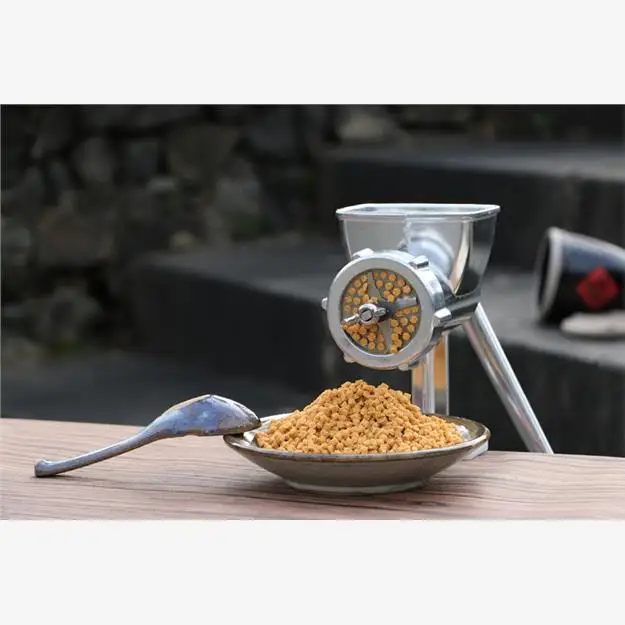 

Feed pellet machine household chicken and duck bait vegetable rabbit dog food manual pressing roller stainless steel