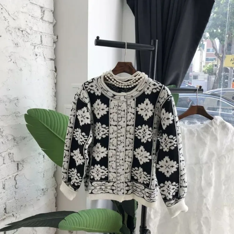 Autumn Winter Women Vintage Embroidery Chic Single Breasted Knitted Cardigan Female Ethnic Style Long Sleeve Loose Sweater Coat