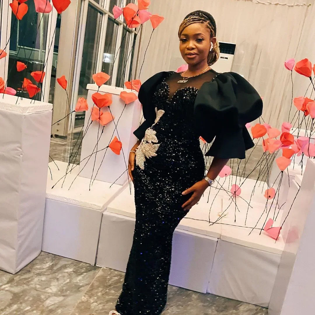 2021 Sheer Neck Illusion Short Sleeves Beads Appliques Mermaid Evening Gowns Black Girls Party Dress Black Sequinied Prom Dress