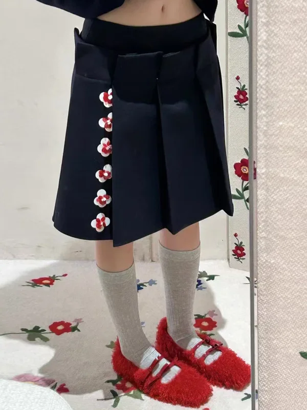 

Sweet Shanghai Style Half Skirt with 3D Flower Decoration Pleated Woolen Skirt for Women City Walk Suitable Batwing Type