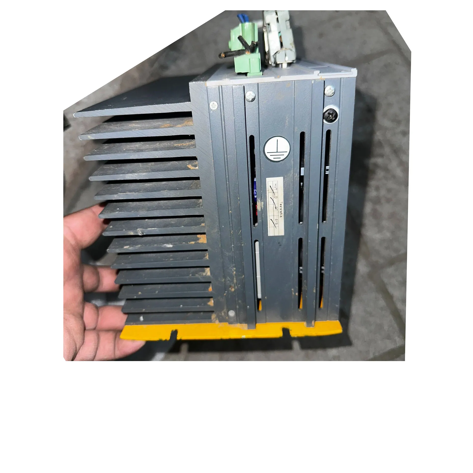 محرك سيرفو C3S150V4F10 I10 T10 M00 مع الضمان