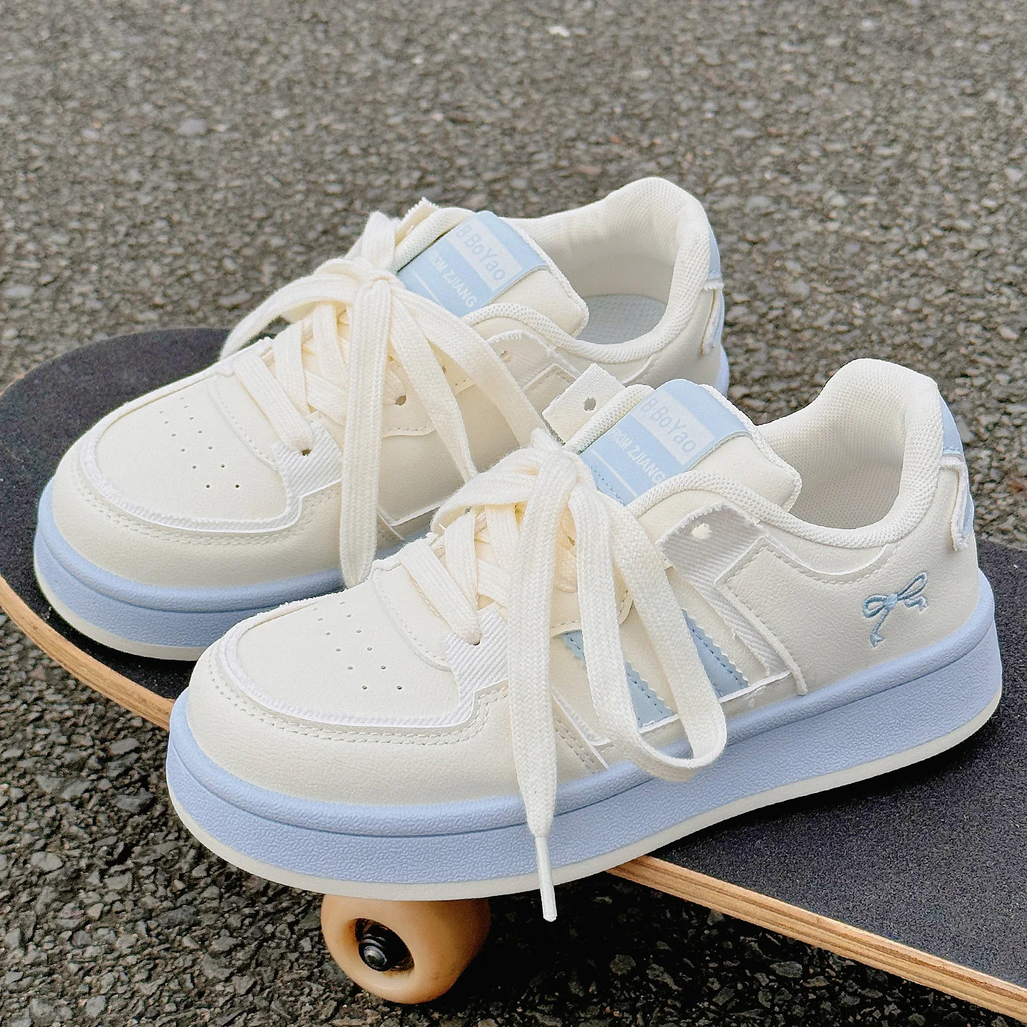 Board shoes 2026 new versatile small fresh dopamine design niche casual white shoes for women