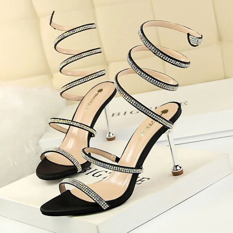 

Summer Women Sandals Fashion Snake-Shaped Wrap Strap Heels Rhinestone Shiny Stilettos Sexy Single Shoes Wedding Shoes WSH4335