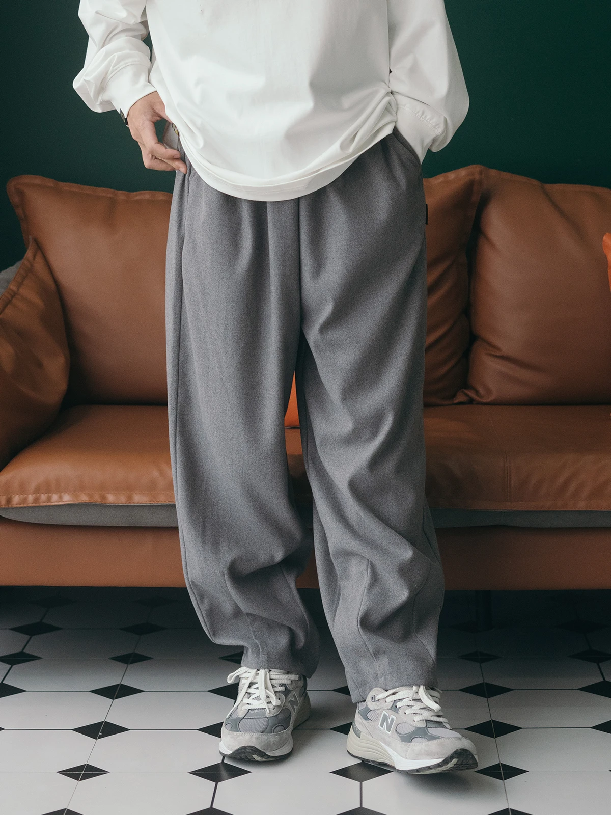 Casual Loose Sports Pants for Men with Elastic Waist Fleece Finish Anti-Wrinkle Trendy Brand Youthful Style Thickened Polyest...