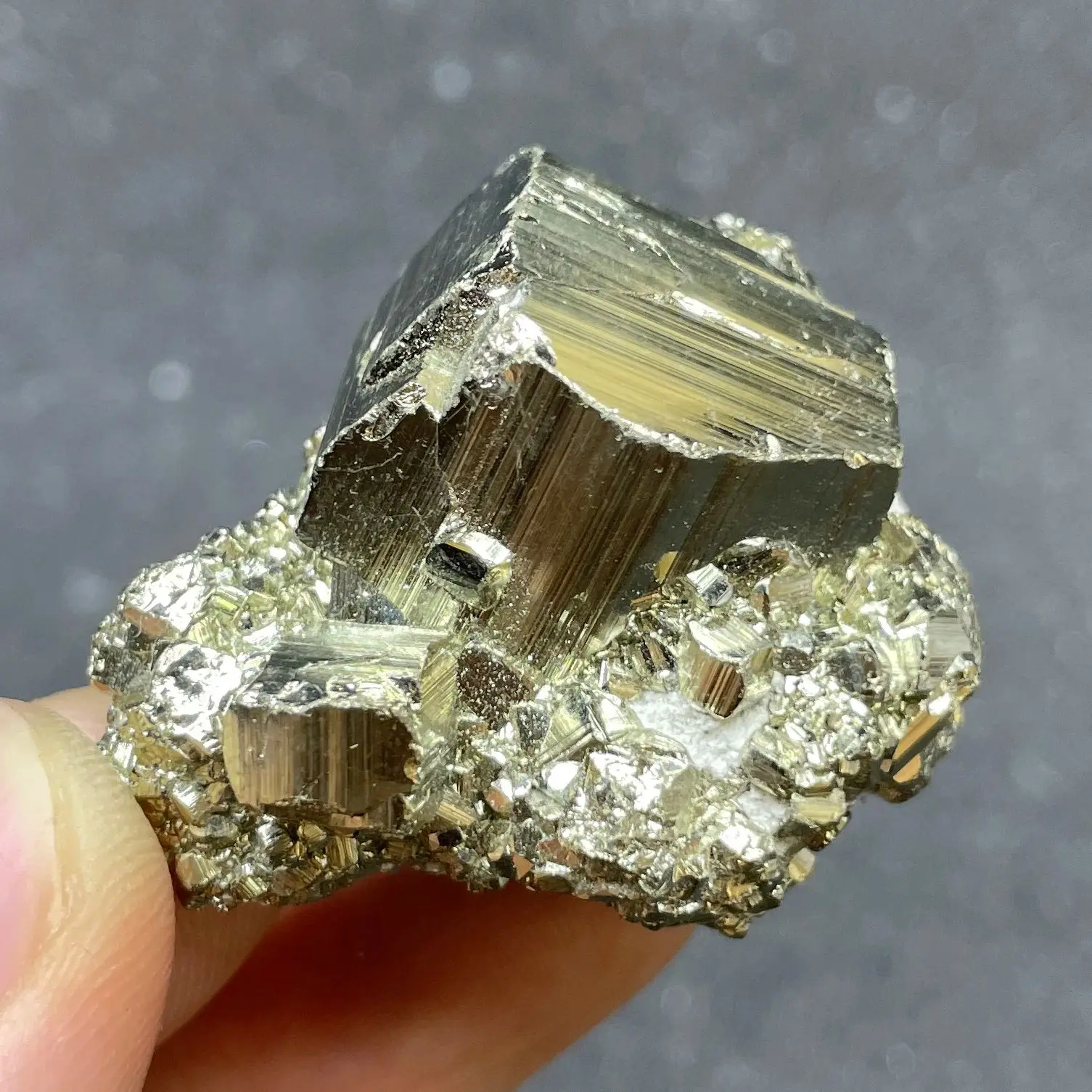 Natural Raw Stone Pyrite Crystal Mineral Specimen Rock Quartz Original Teaching Decoration Rough Healing Gift