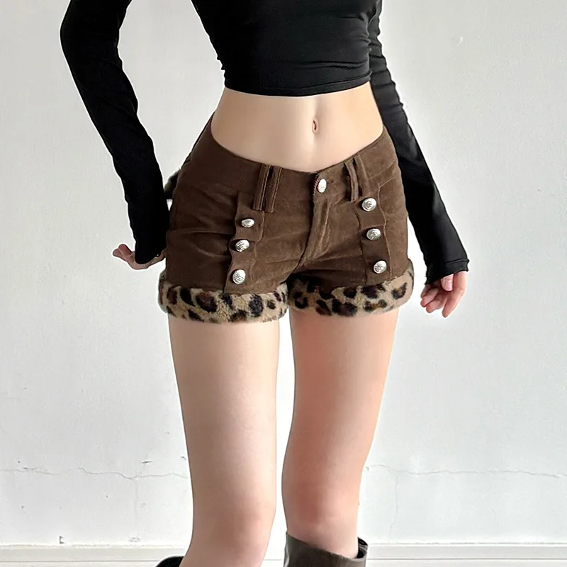 

Women's Low Waist Leopard Fur Trim Corduroy Shorts Sexy Slim Fit Casual Hot Pants for 2026 Street Style