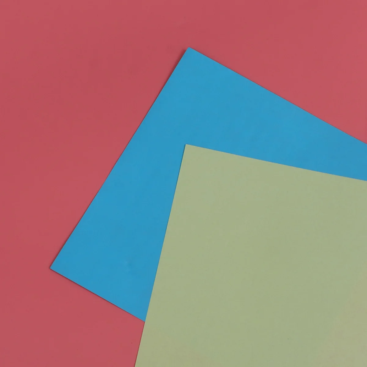 200枚 15x15cm 20色 両面折り紙 アートプロジェクト用 創造性と細かい運動能力を高めるクラフト用