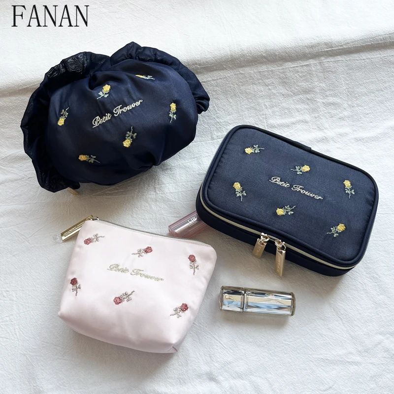 

Make Up Cases Sweet and Cute Rose Embroidery Cosmetic Bags for Women 2025 New Ladies Small Storage Sundries Makeup Bag