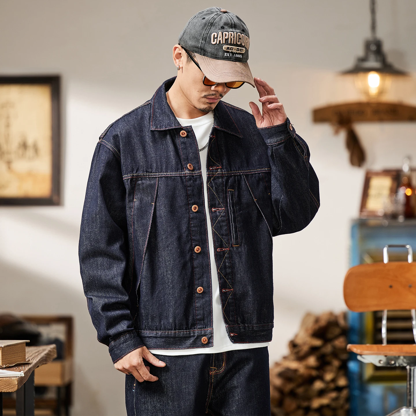 Spring new vintage-style plain-color denim jacket for men - long sleeves, versatile, loose fit, slimming, casual jacket