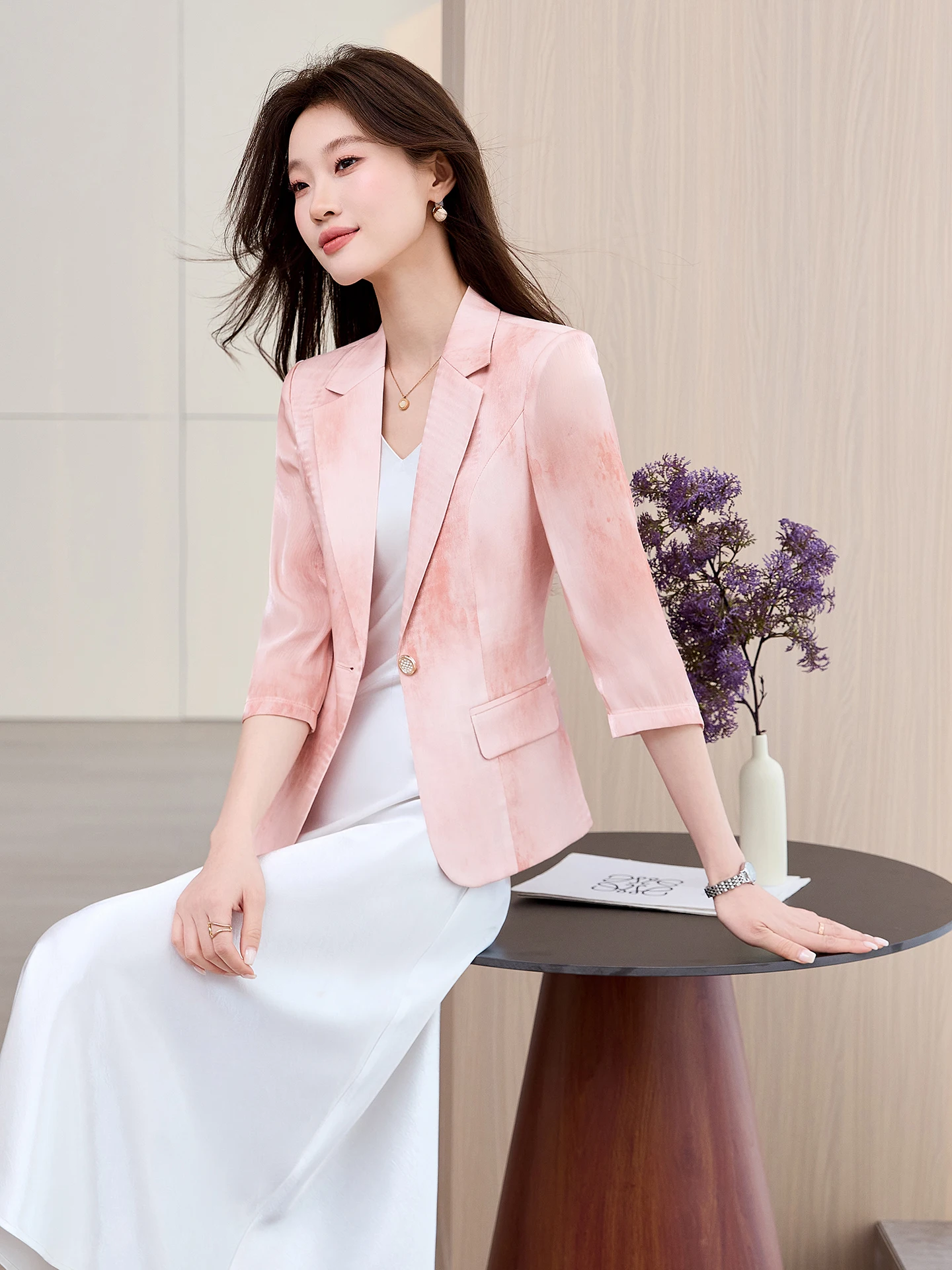 

Розовый женский костюм-двойка 2026: Новинка Весна-Лето, комплект из топа и брюк с рукавом три четверти, повседневный, приталенный крой