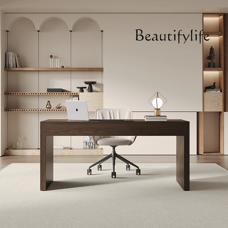 مكتب إيطالي بسيط للدراسة المنزلية، مكتب فاخر عالي الجودة، مكتب كمبيوتر حديث وبسيط