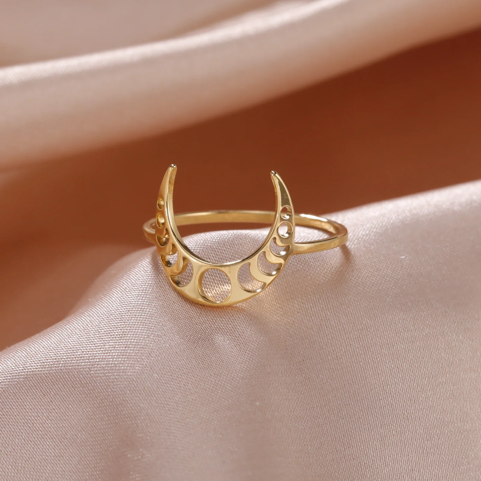 Moon‑Phase Crescent‑Moon‑Shape Witch‑Amulet Stainless‑Steel Ring for Women, Celestial Trendy Fashion Finger Jewelry, Ideal Gift for Lover