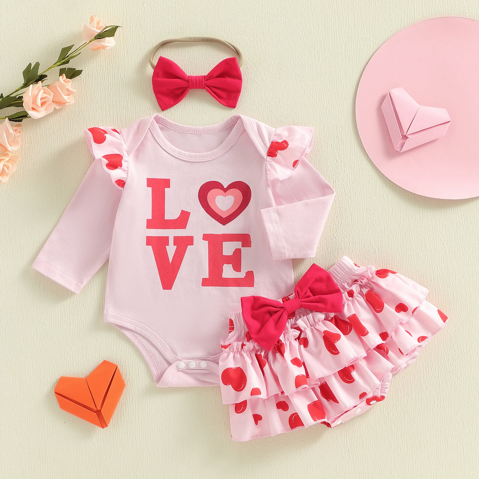 طقم مكون من 3 قطع للفتيات الصغيرات لعيد الحب مع أكمام طويلة ورقبة دائرية وطبعة قلب وعصابة رأس وتنورة توتو - رائعة